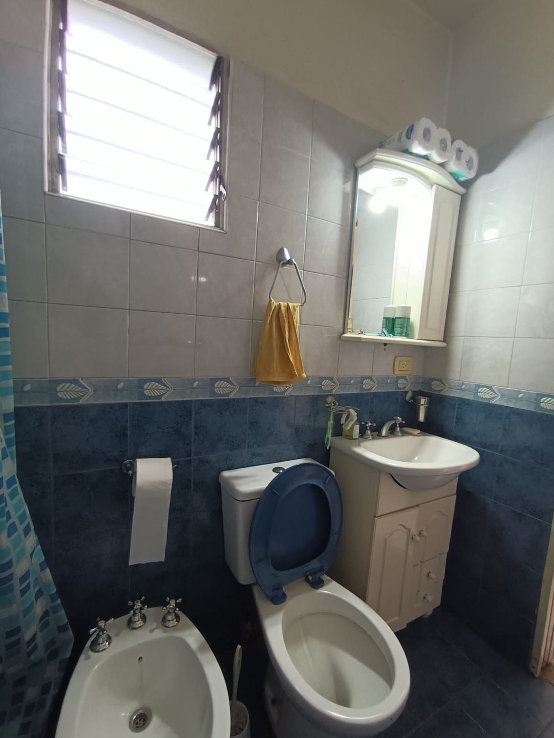 Venta CASA con LOCAL independiente