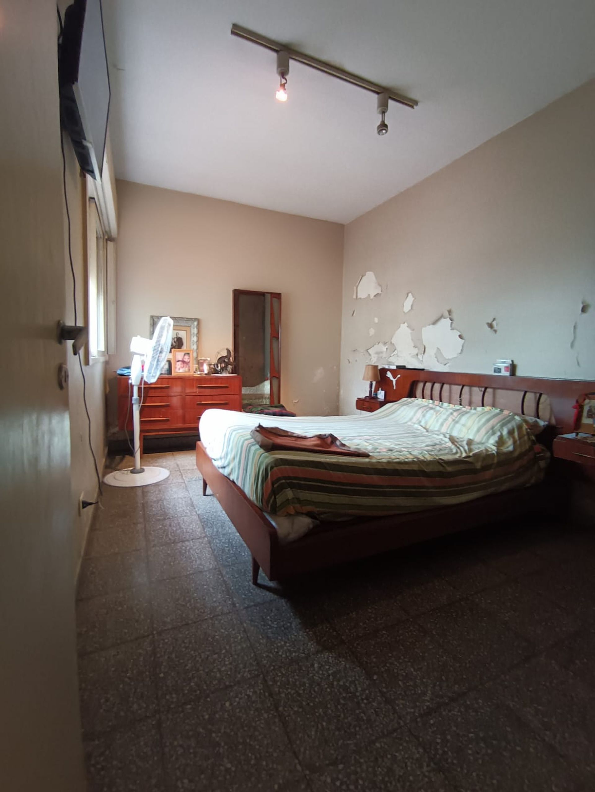 Venta CASA con LOCAL independiente