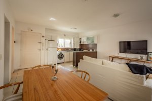 Sale of Spacious 2-room Apartment, 58 square meters, Florida