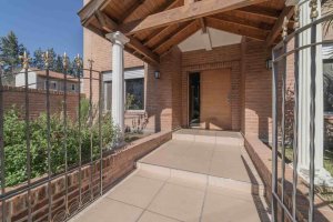 House for Sale: Altos De Pacheco, 5 Rooms, Garden Pool