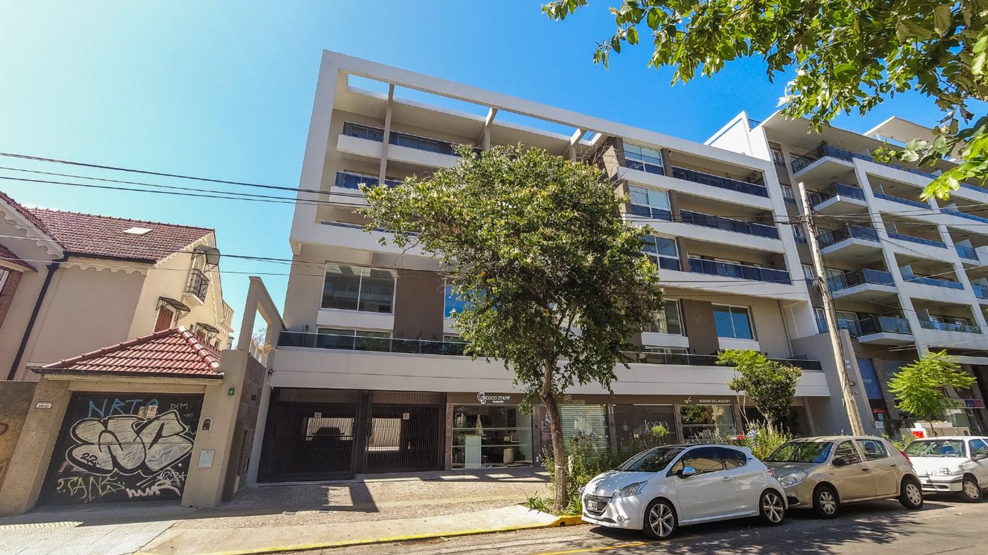 Hermoso 2 amb. bcon al frente cochera y amenities
