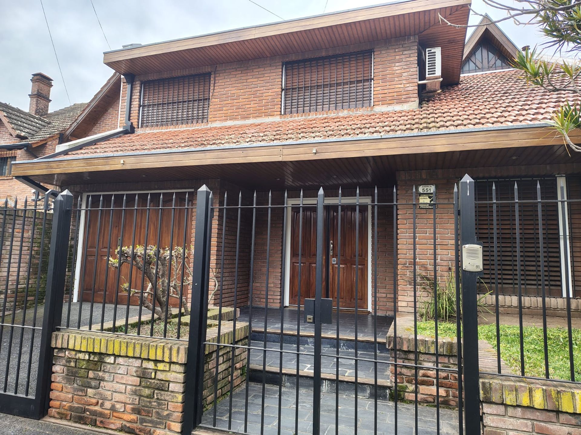 Espaciosa casa con jardín para disfrutar