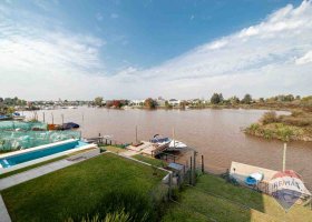 Casa En Venta En Barrio Nautico Canal -Al Rio