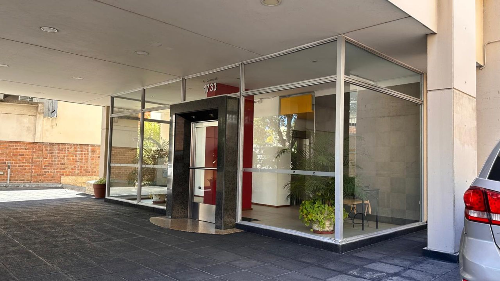 Venta Departamento, San Isidro - con Cochera