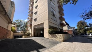 Venta Departamento, San Isidro - con Cochera