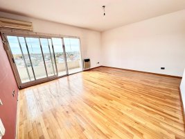 Venta Departamento, San Isidro - con Cochera