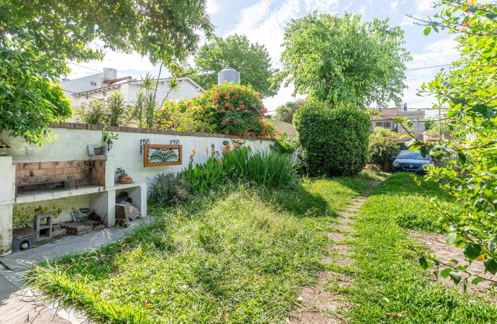 Venta Casa, 3 Ambientes Con Patio Y Cochera
