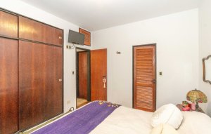 Venta Casa, 3 Ambientes Con Patio Y Cochera