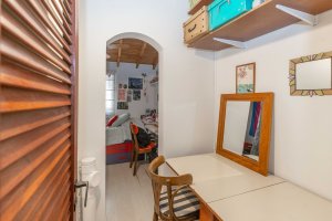 Venta Casa, 3 Ambientes Con Patio Y Cochera