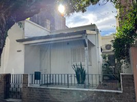 Venta Casa a refaccionar en esquina en Martínez