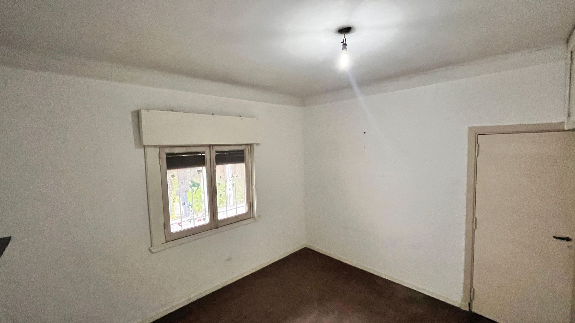 Casa De 3 Ambientes Jardin A Refaccionar/Lote Prop