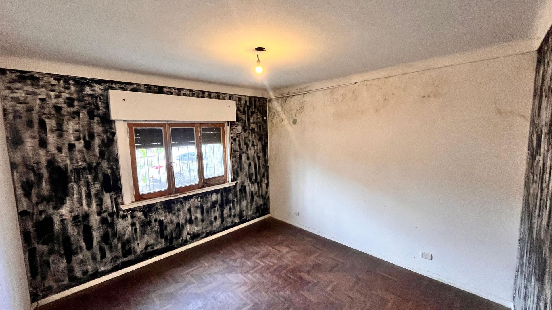 Casa De 3 Ambientes Jardin A Refaccionar/Lote Prop