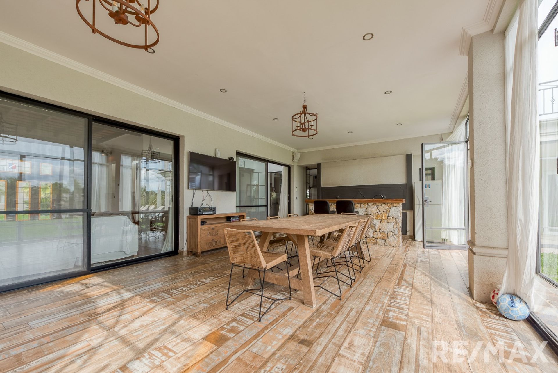 VENTA CASA - 992 mts - Muelle propio - 4 dorm