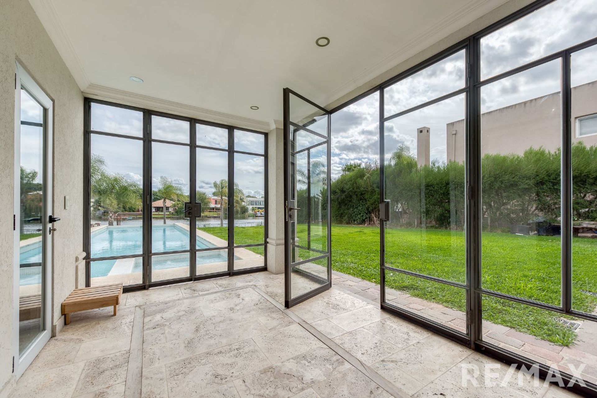 VENTA CASA - 992 mts - Muelle propio - 4 dorm