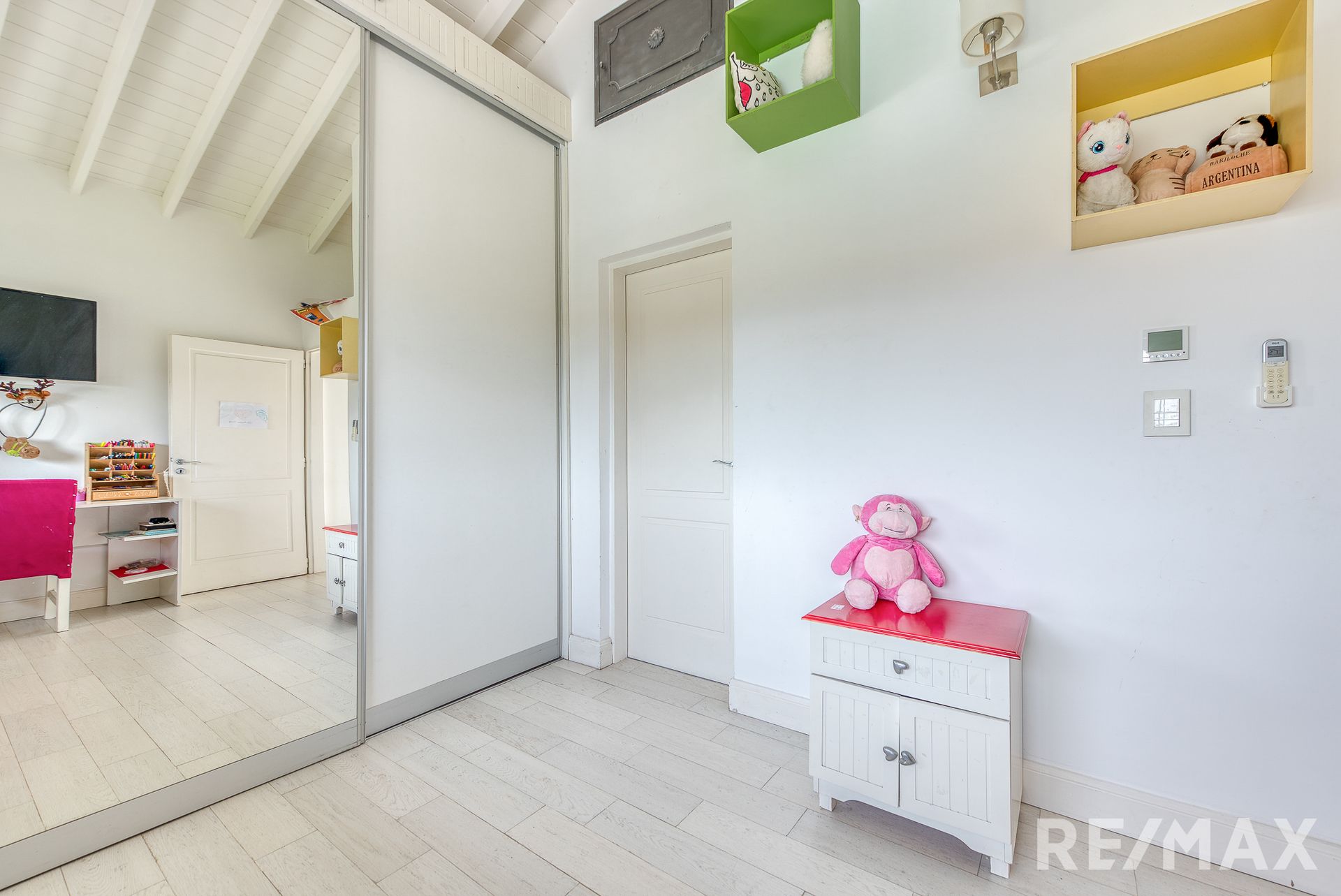 VENTA CASA - 992 mts - Muelle propio - 4 dorm