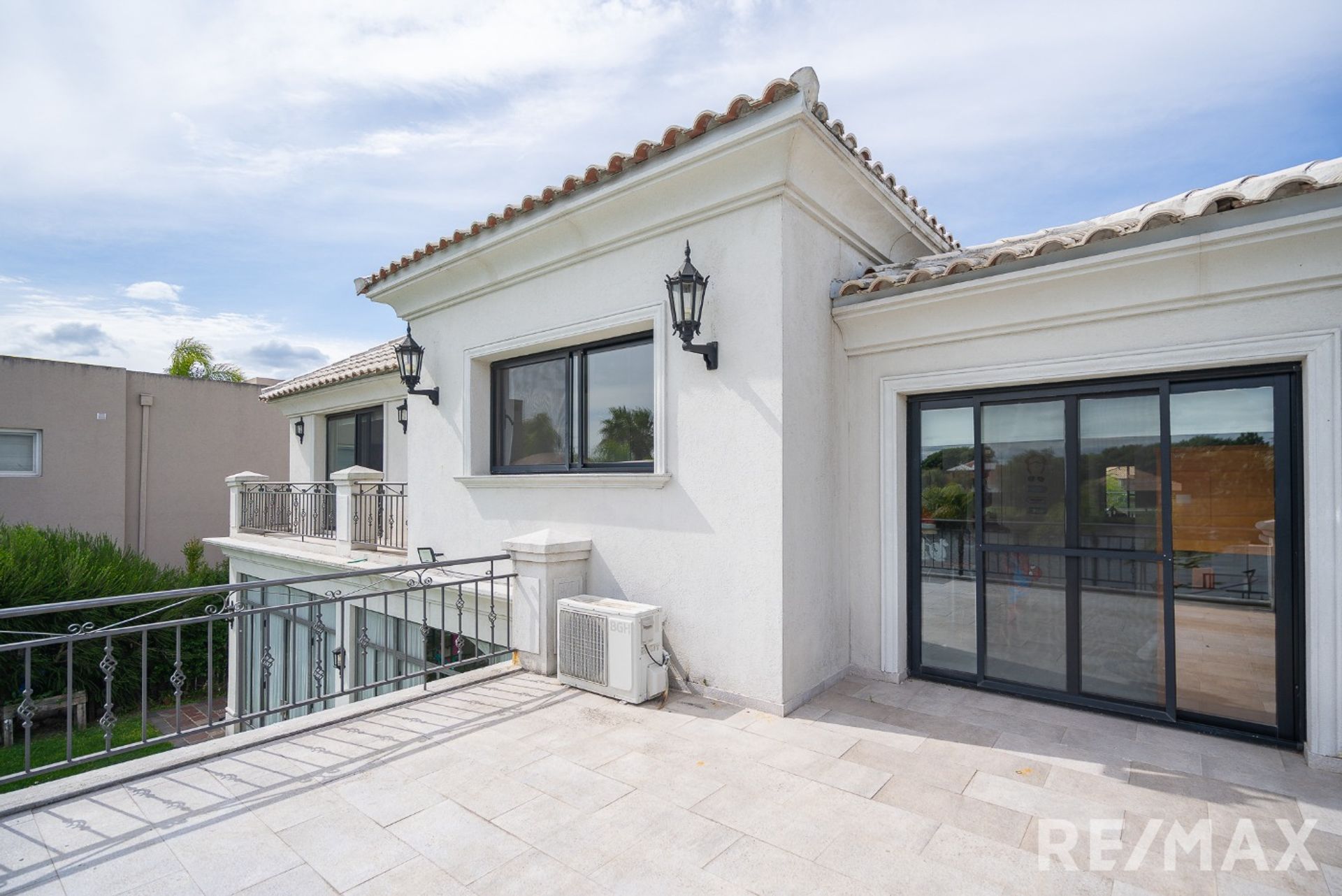 VENTA CASA - 992 mts - Muelle propio - 4 dorm