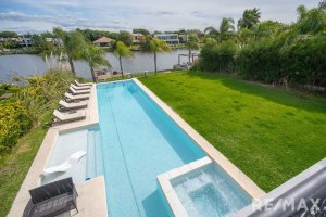 VENTA CASA - 1000mts - Muelle propio - 4 dorm