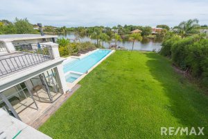 VENTA CASA - 1000mts - Muelle propio - 4 dorm