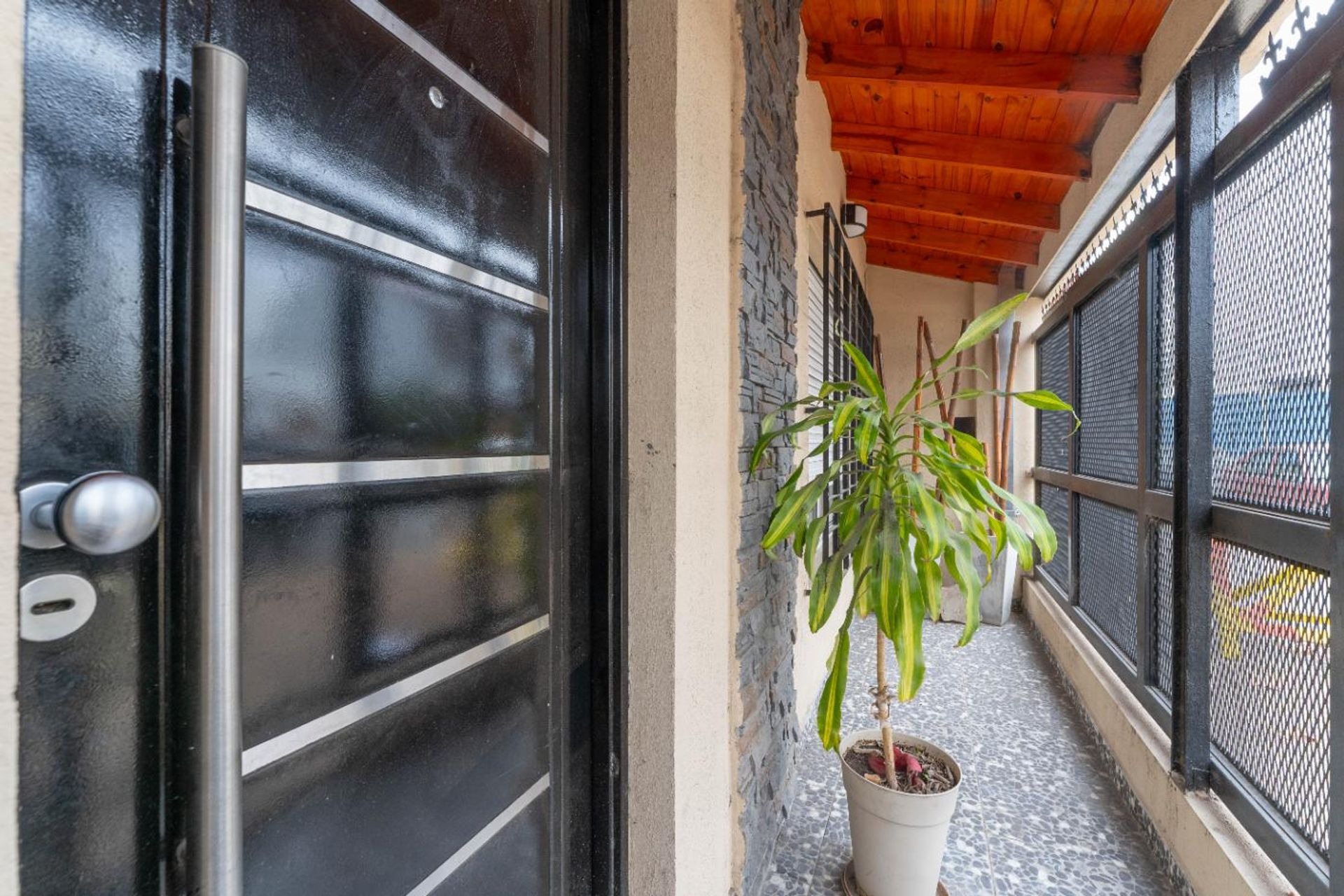 Venta Casa 3 Ambientes Con Jardín Y Pileta Munro