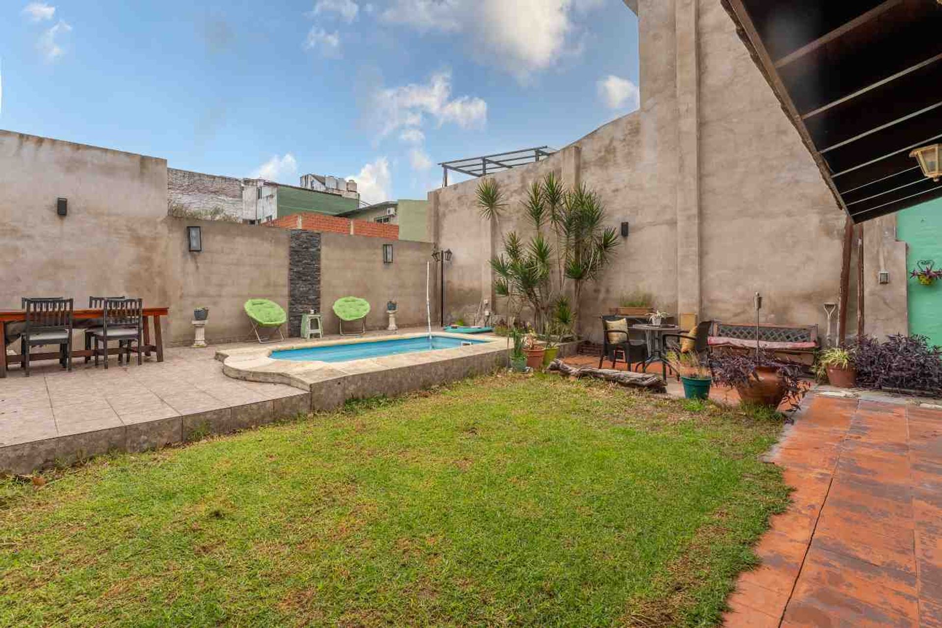 Venta Casa 3 Ambientes Con Jardín Y Pileta Munro