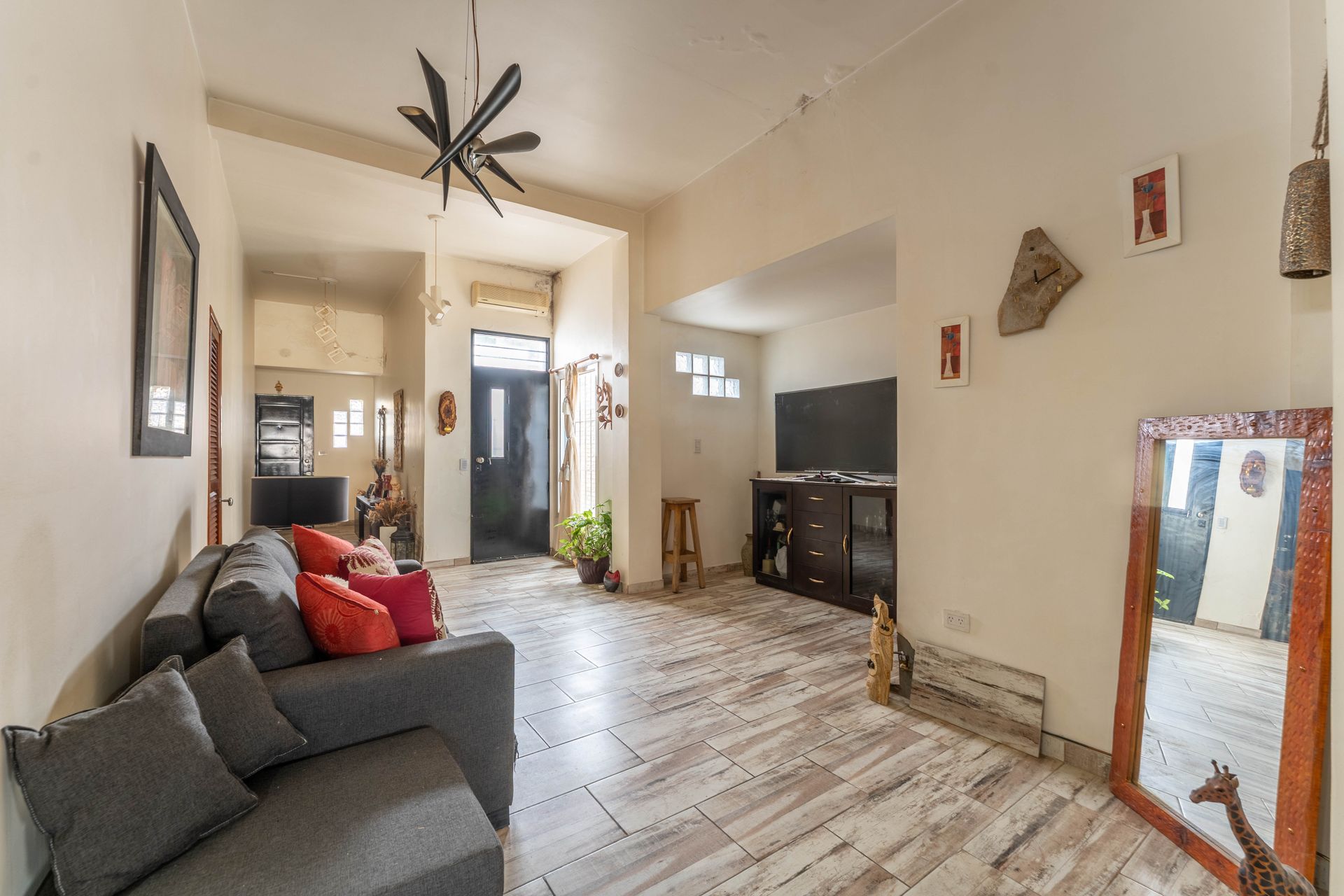 Venta Casa 3 Ambientes Con Jardín Y Pileta Munro