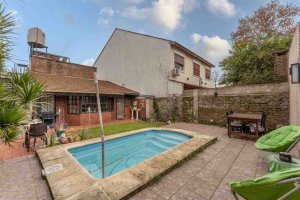 Venta Casa 3 Ambientes Con Jardín Y Pileta Munro
