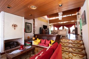 10-room house for rent with garden, pool, garage in Beccar