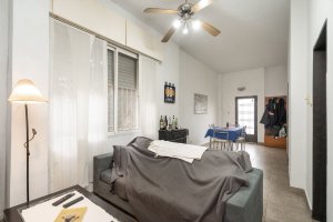 House for Sale: 6 Rooms, Garage, Private Lot