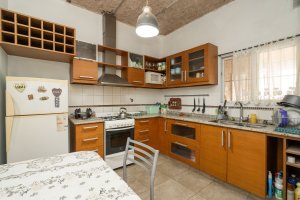 House for Sale: 6 Rooms, Garage, Private Lot