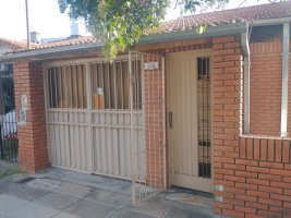 Casa En Olivos Con Terraza, Galpón Y Parrilla