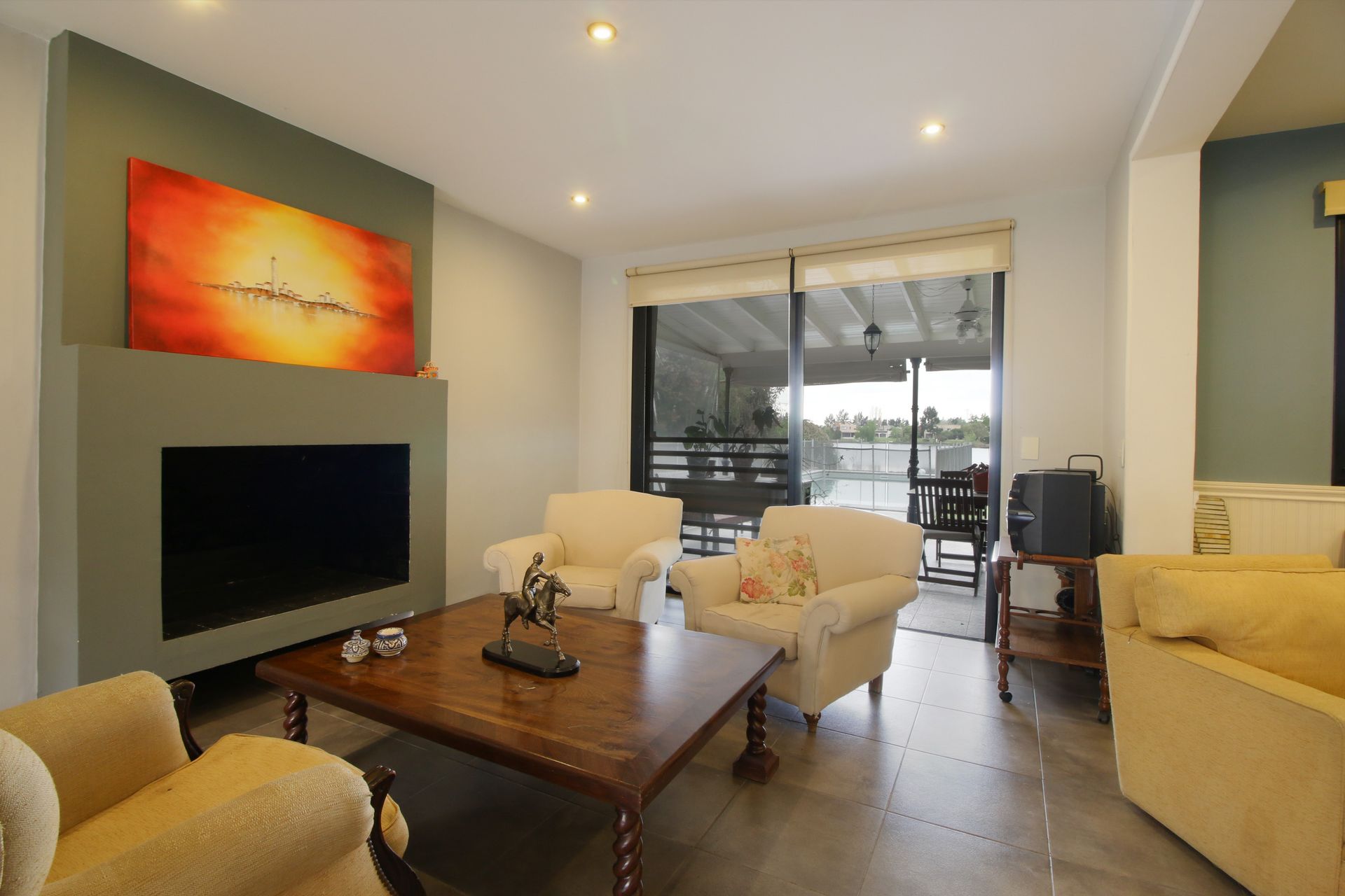 Casa 6 ambientes en VENTA Villanueva a la laguna