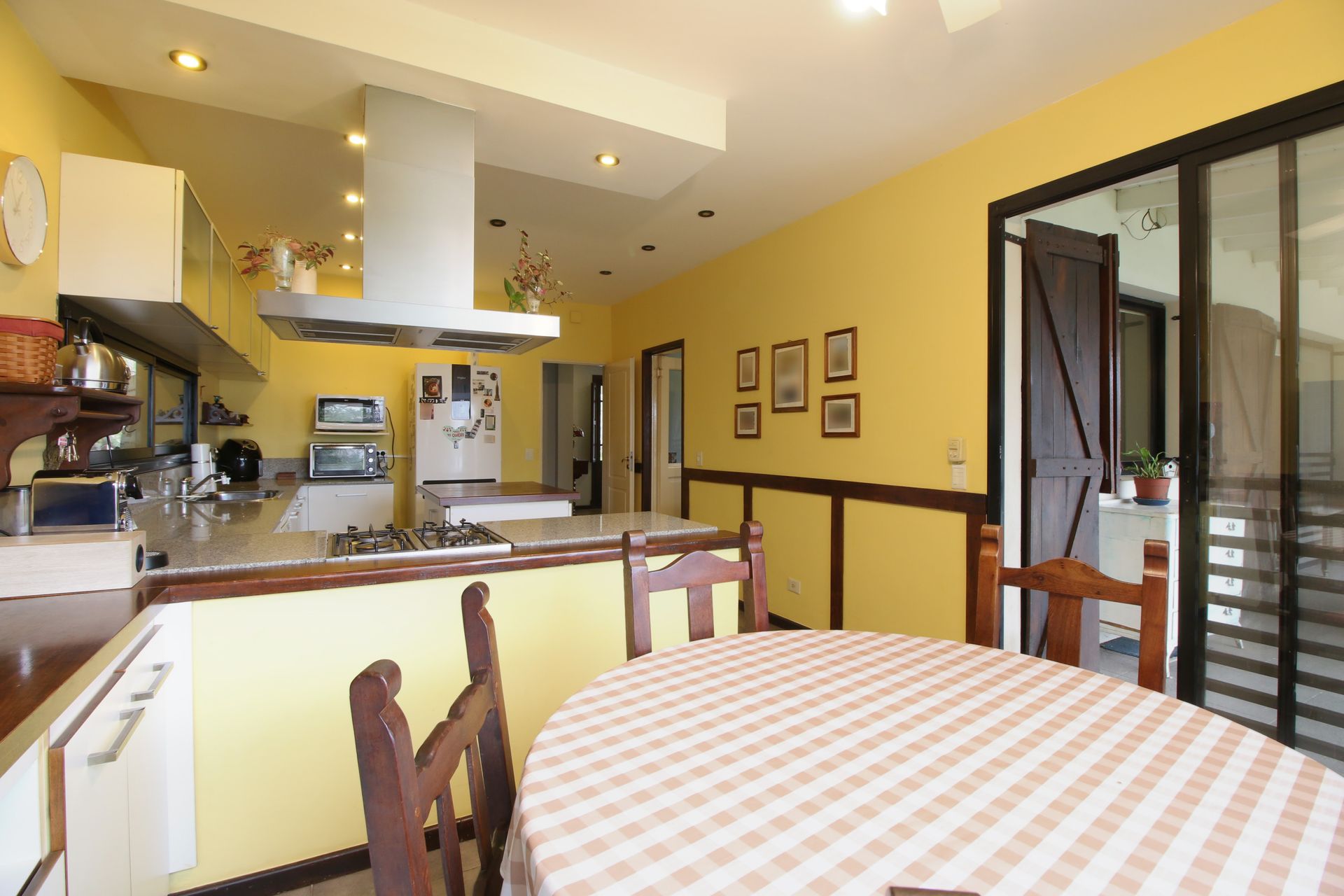Casa 6 ambientes en VENTA Villanueva a la laguna