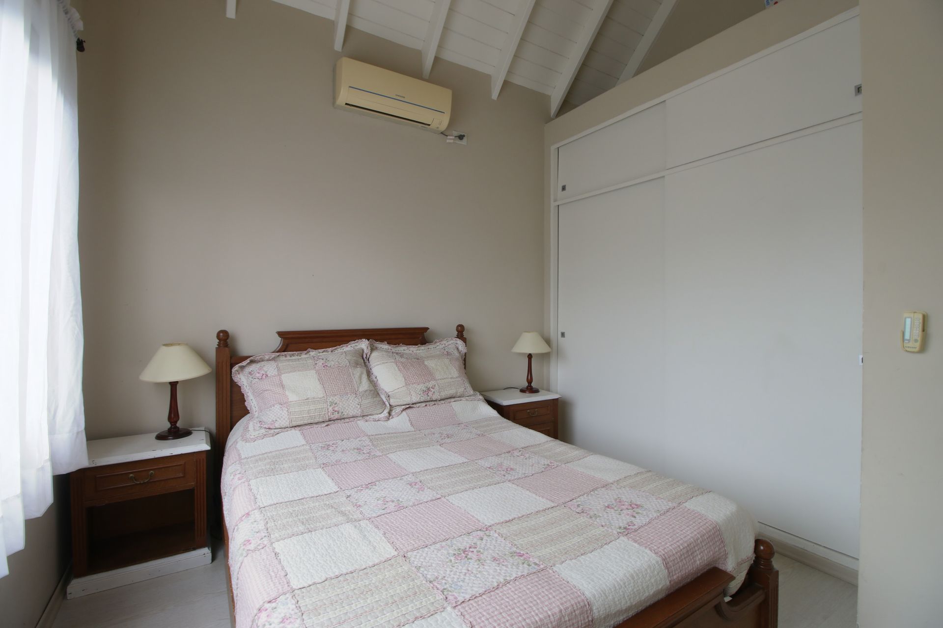 Casa 6 ambientes en VENTA Villanueva a la laguna
