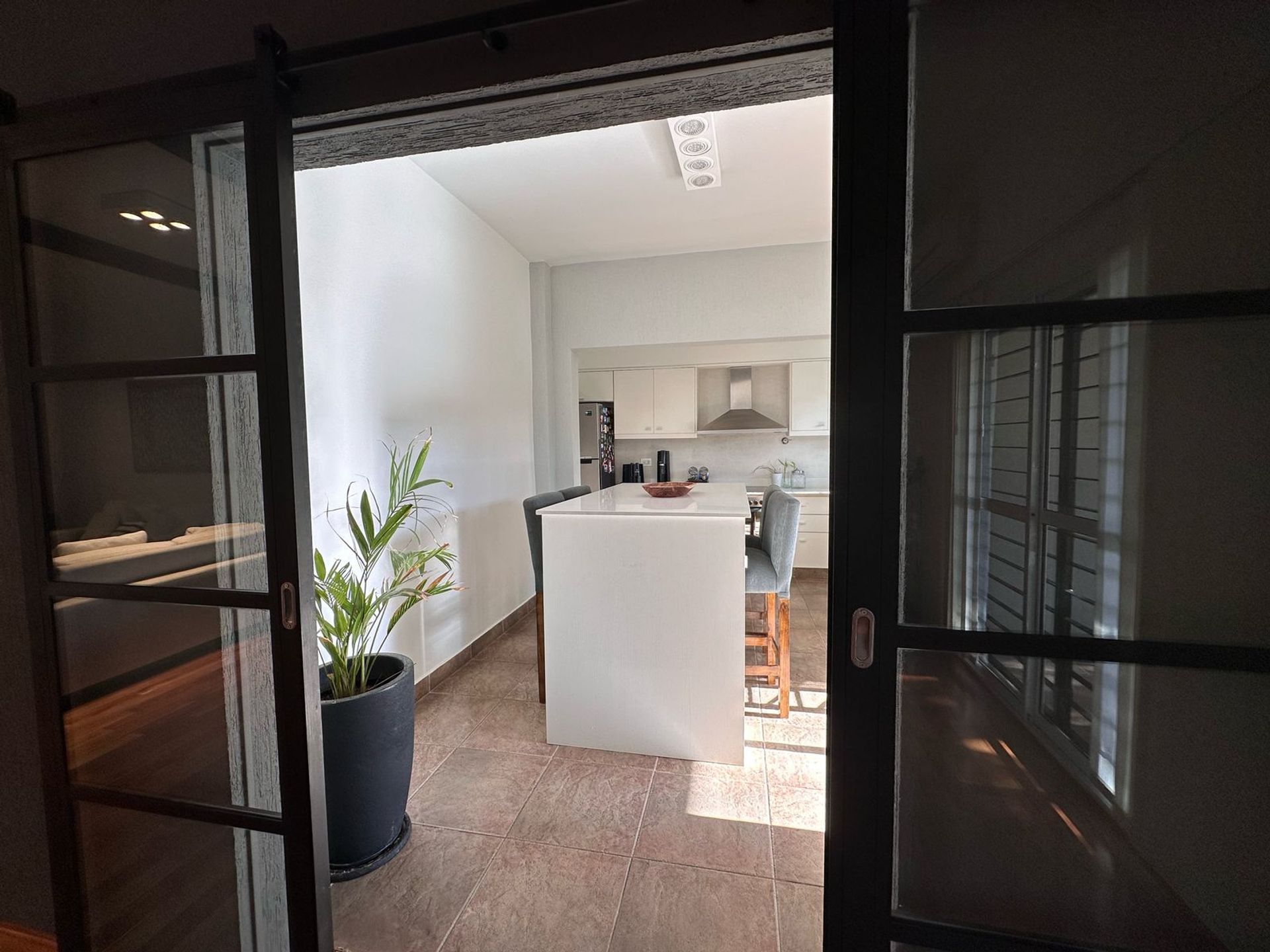 Venta Casa Martinez, 5 Ambientes, pileta y Jardin