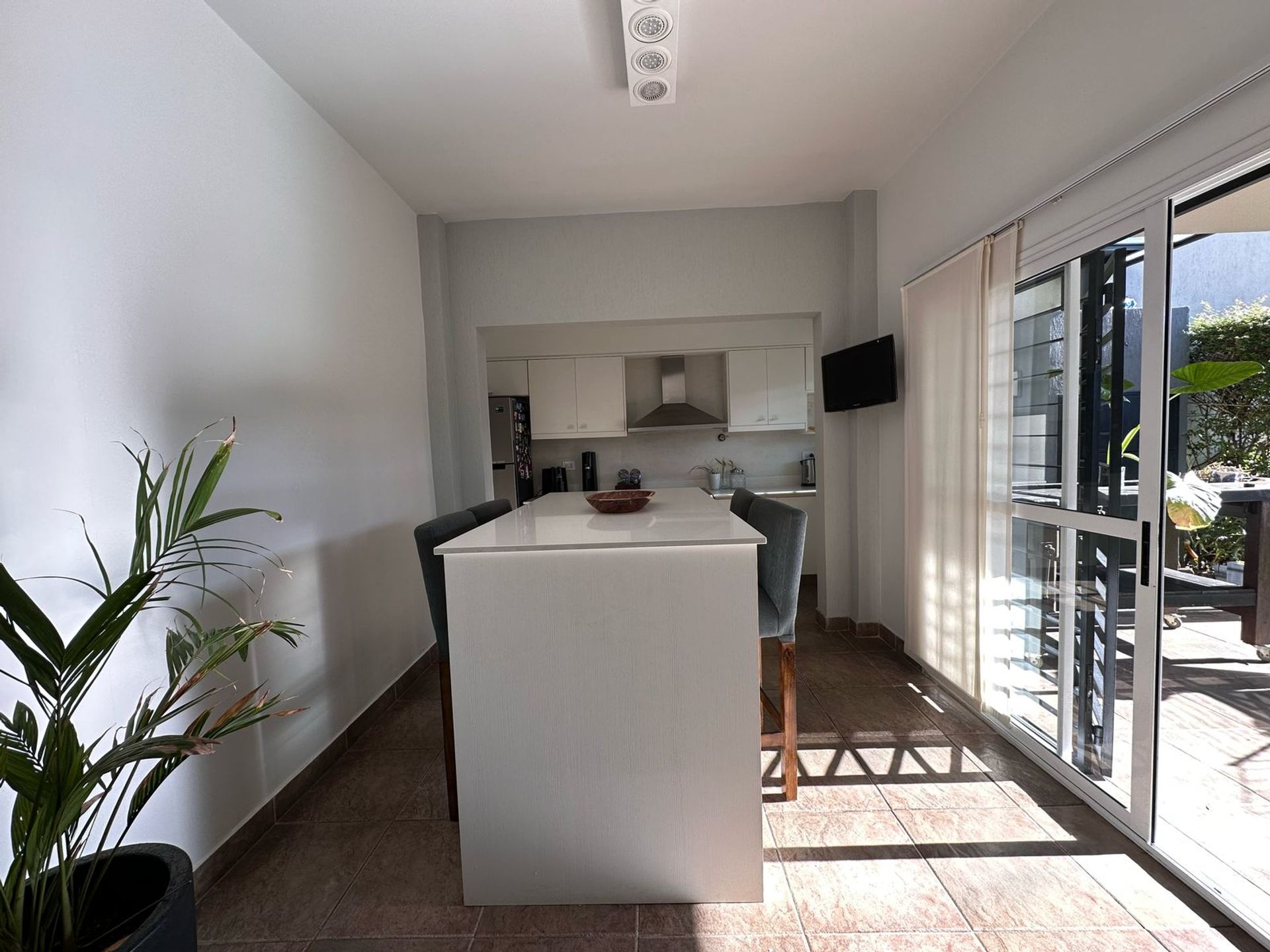 Venta Casa Martinez, 5 Ambientes, pileta y Jardin