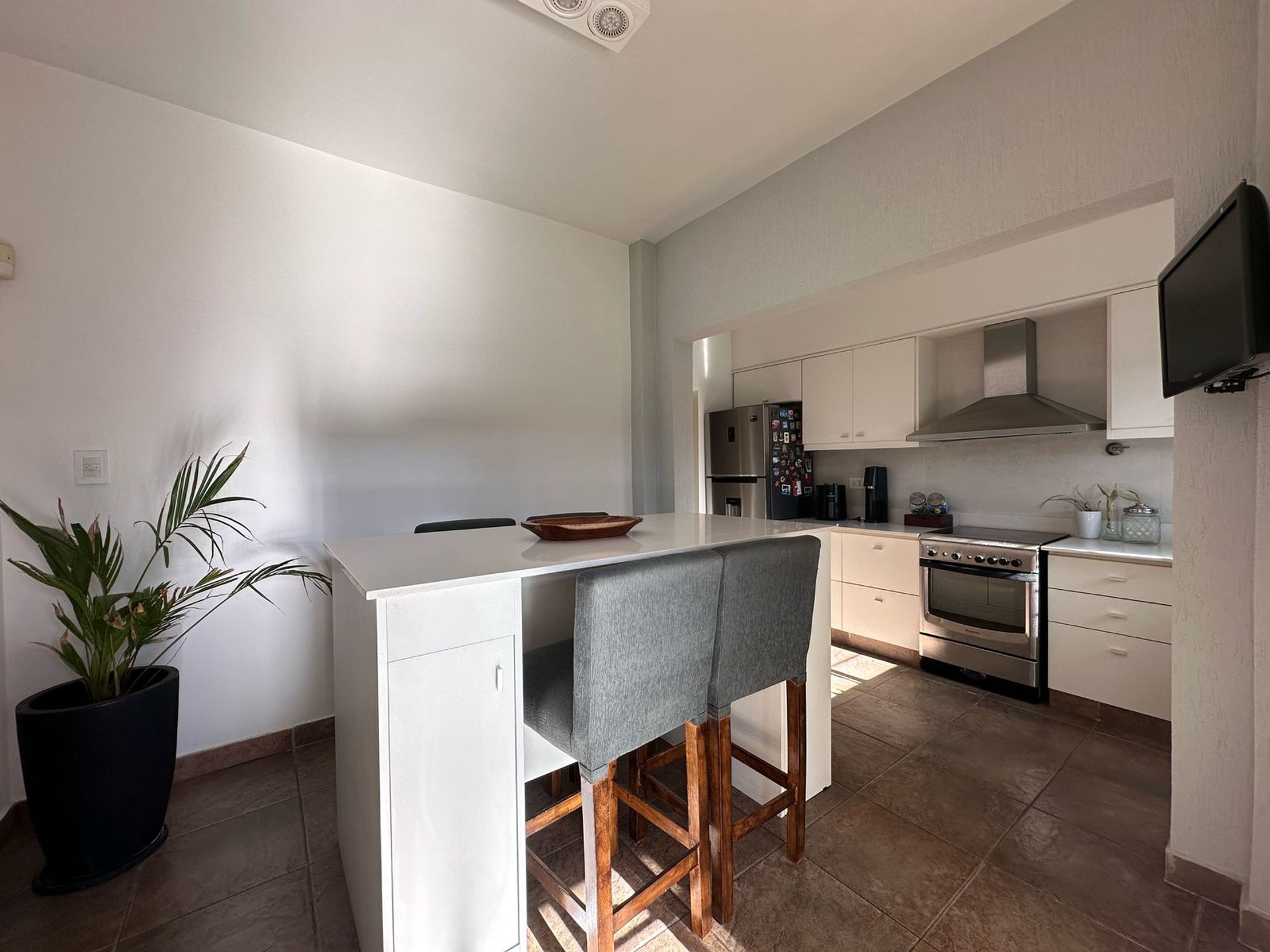 Venta Casa Martinez, 5 Ambientes, pileta y Jardin