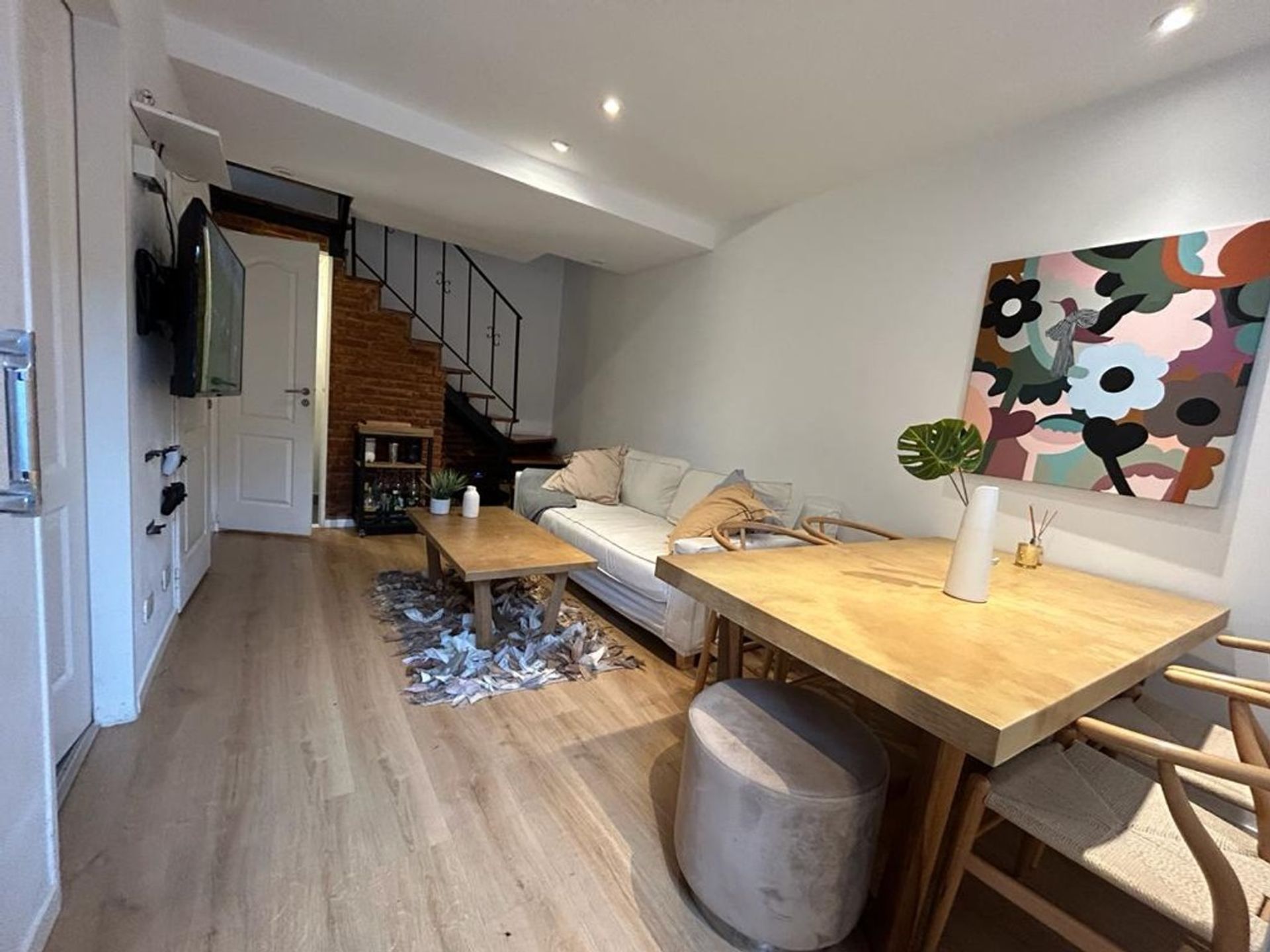 FOR SALE APARTMENT WITH RENT, Excellent condition, 2 rooms