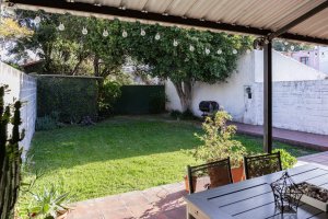 VENTA CASA 6 amb jardín San Isidro- Multifamiliar