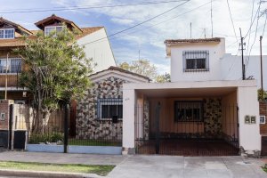 VENTA CASA 6 amb jardín San Isidro- Multifamiliar