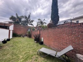 Duplex for Sale with Martínez Garden – 4 rooms + family