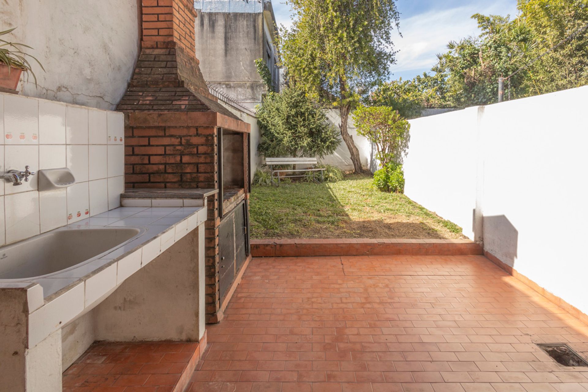 Olivos: Triplex Coch Garden 4 Rooms to Refurbish