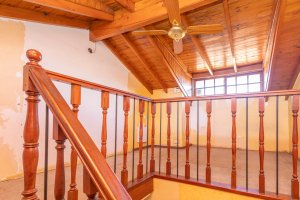 Olivos: Triplex Coch Garden 4 Rooms to Refurbish