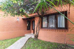 Villa Adelina 5-Room House for Sale