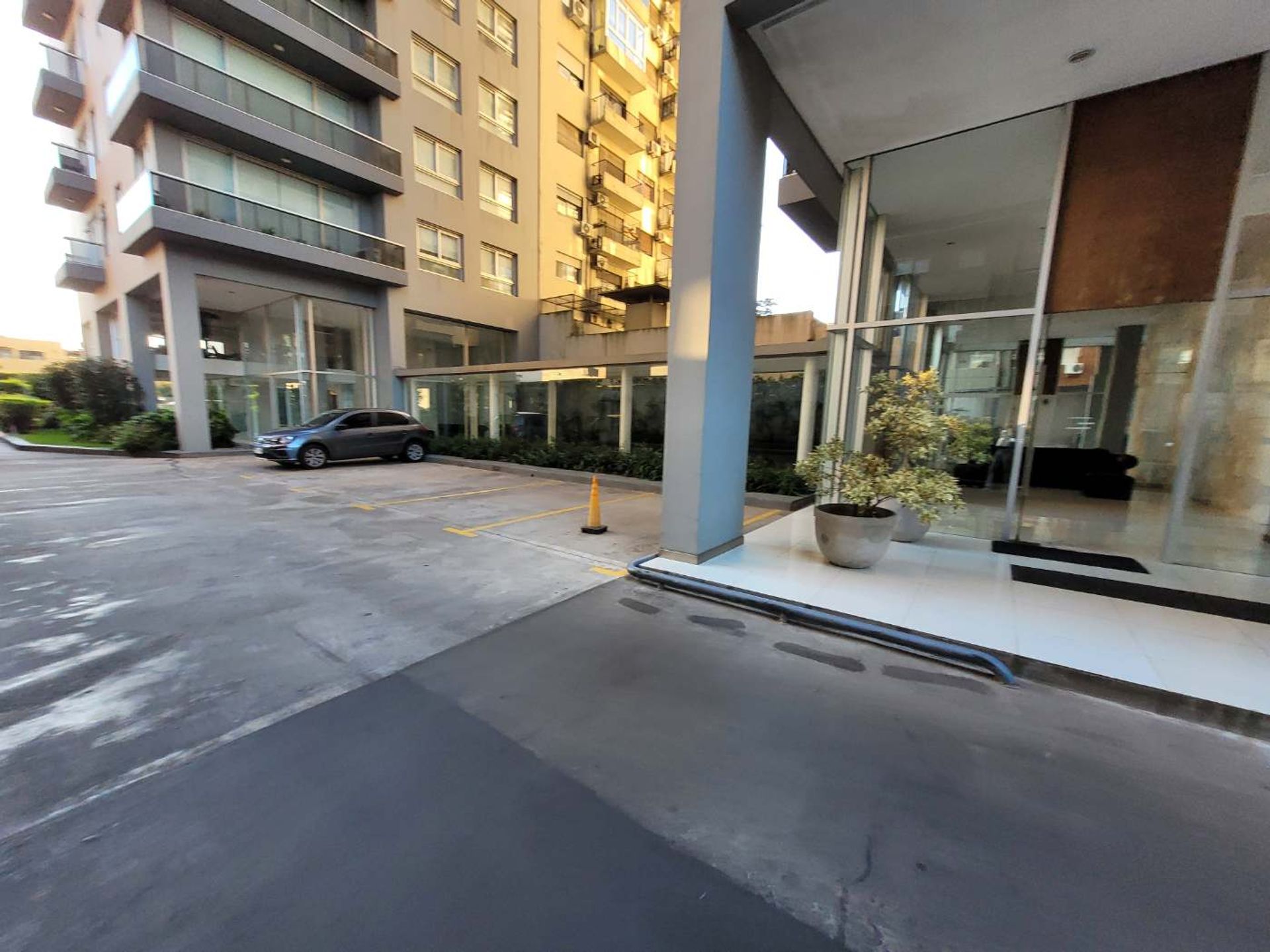 Alquiler 2 amb. c/cochera y amenities en Vte Lopez