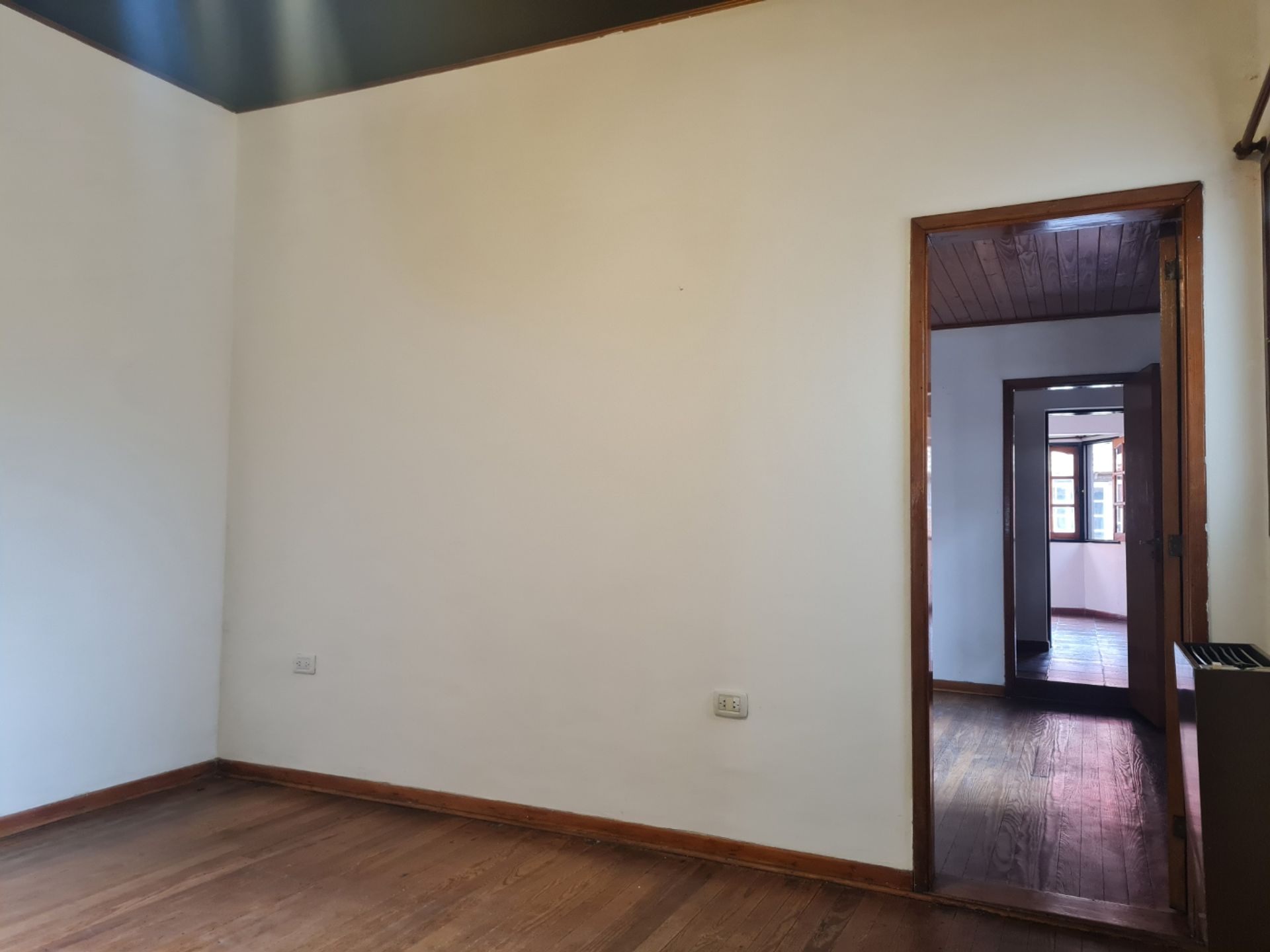 Venta Casa 5Amb Jardin/Quincho/Cochera A/C V.lopez