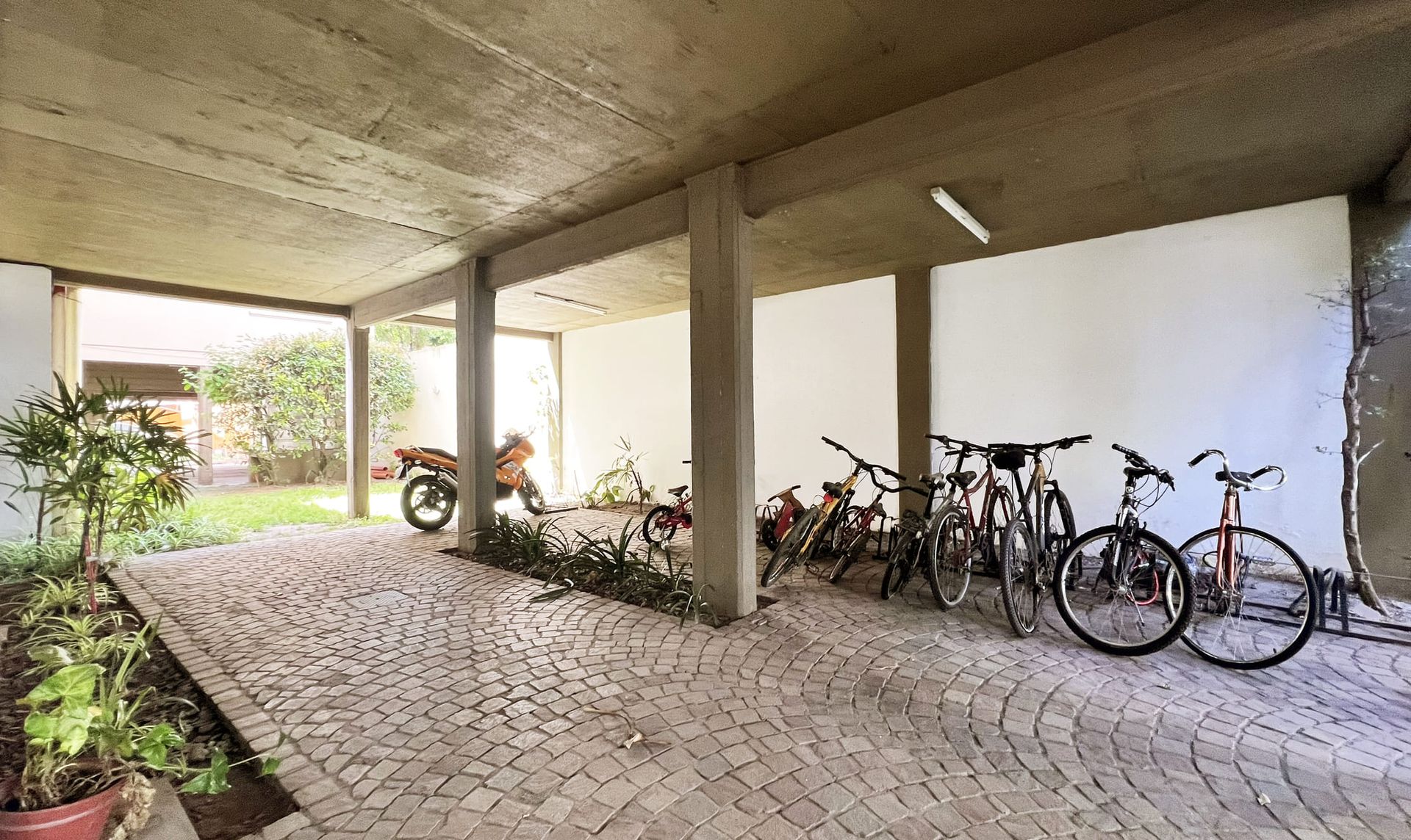 VENTA 2 amb en Dúplex con Cochera y Balcón Florida