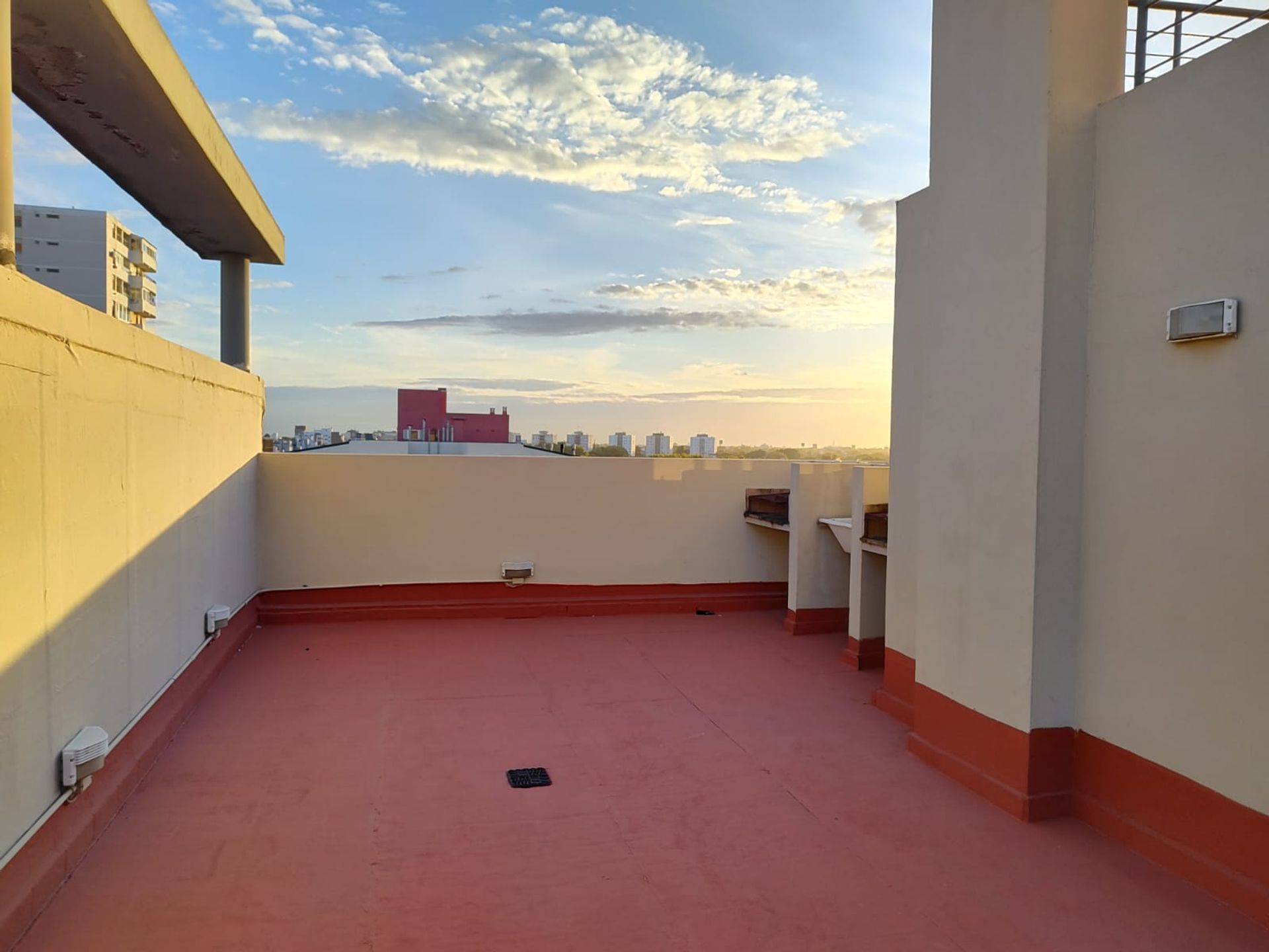 VENTA 2 ambientes en DÚPLEX con COCHERA y PILETA