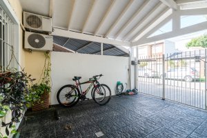 Carapachay PH Sale – 4 rooms, garden, garage, grill
