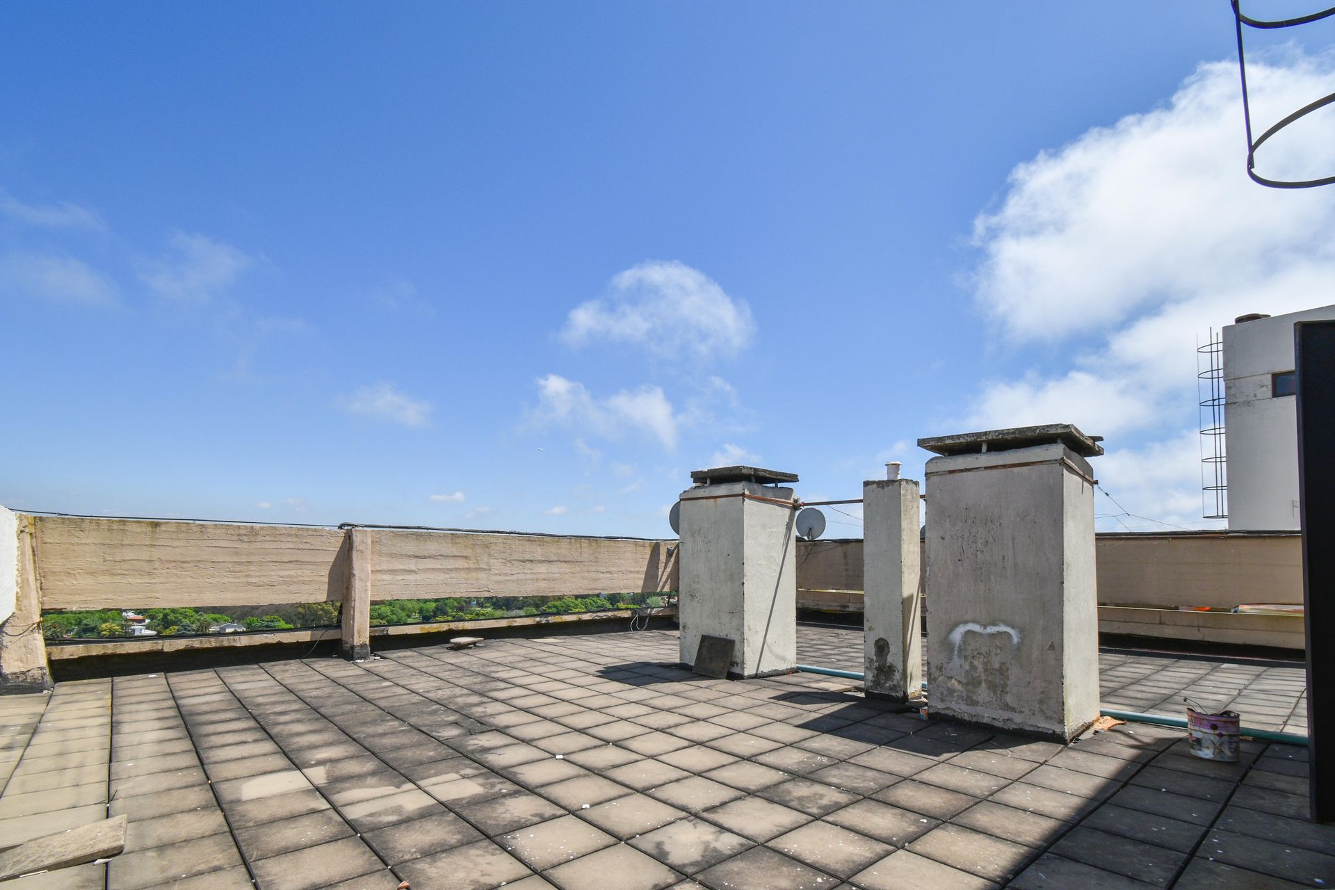 Venta Departamento 4 amb. vista al rio con cochera