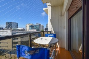 Apartment for sale: 4 rooms, river view, garage.